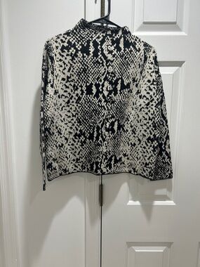 Black & Cream Print Knit Top